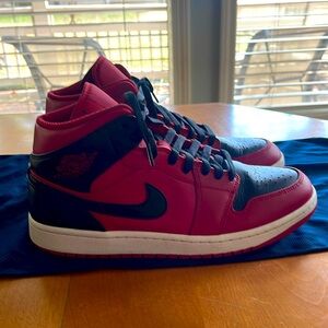 Jordan 1 Mid Reverse Bred